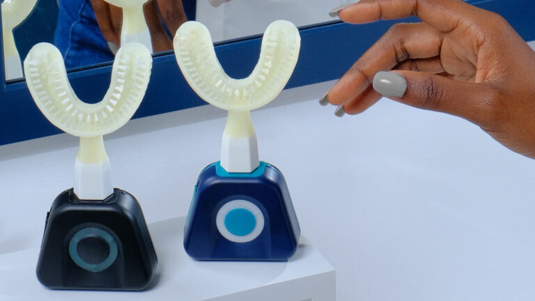 Brosse à Dents électrique Curve 360° MEDION - Nettoyage Complet - 2 Vitesses - Neuf